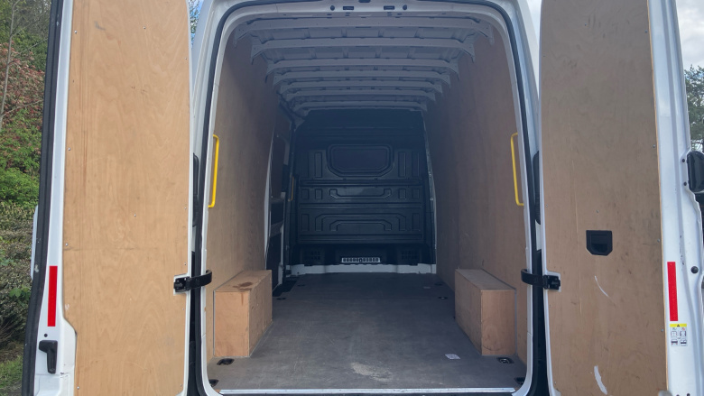 Volkswagen Crafter Cr35 Lwb Diesel 2.0 TDI 140PS Commerce Plus High Roof Van